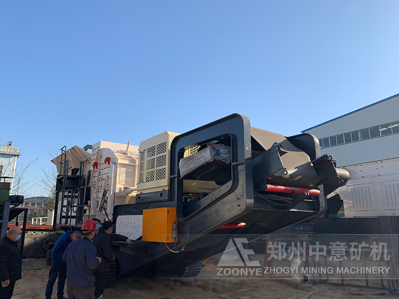 Crawler mobile gravel crusher