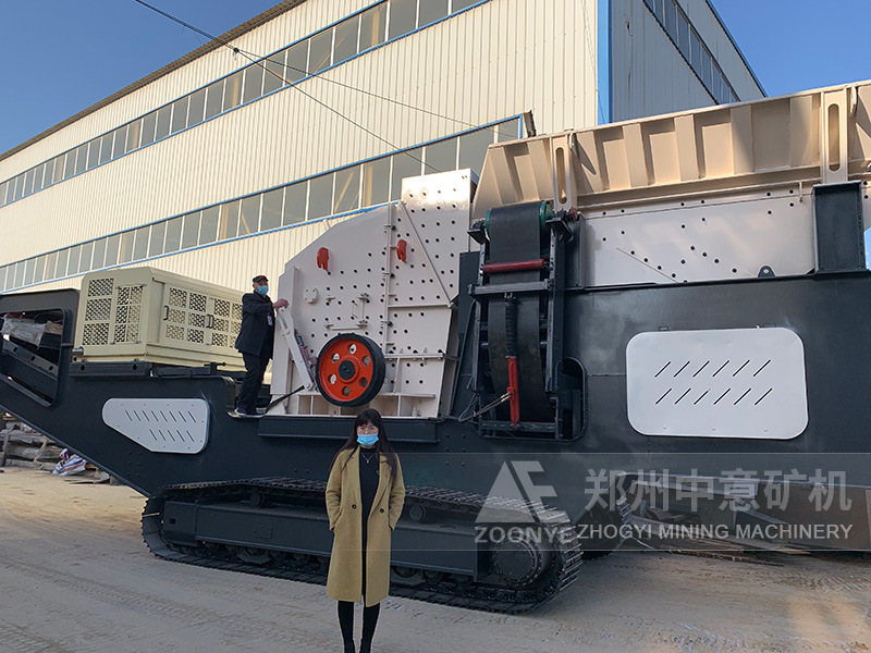 Crawler mobile gravel crusher