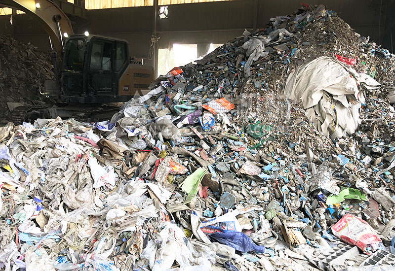 Construction and decoration waste waiting to be processed